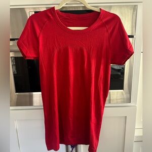 NWOT Lululemon Red Women's short sleeve Top size 8